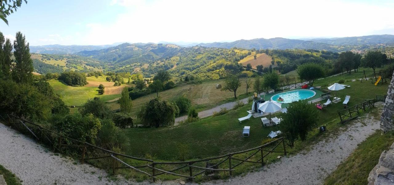 Agriturismo Borgo San Benedetto Villa Pietralunga  Bagian luar foto