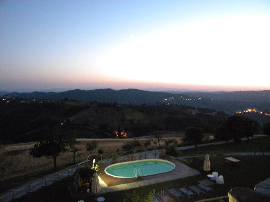Agriturismo Borgo San Benedetto Villa Pietralunga  Bagian luar foto
