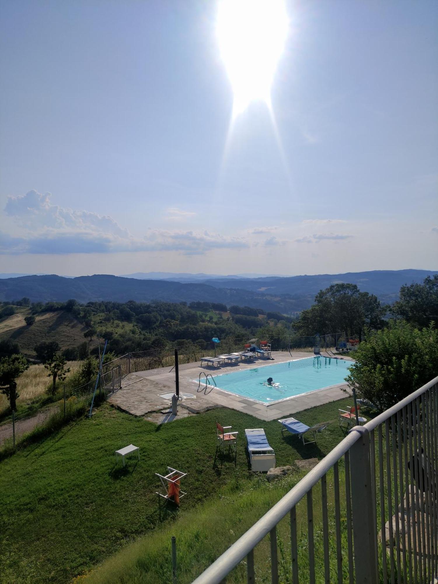 Agriturismo Borgo San Benedetto Villa Pietralunga  Bagian luar foto