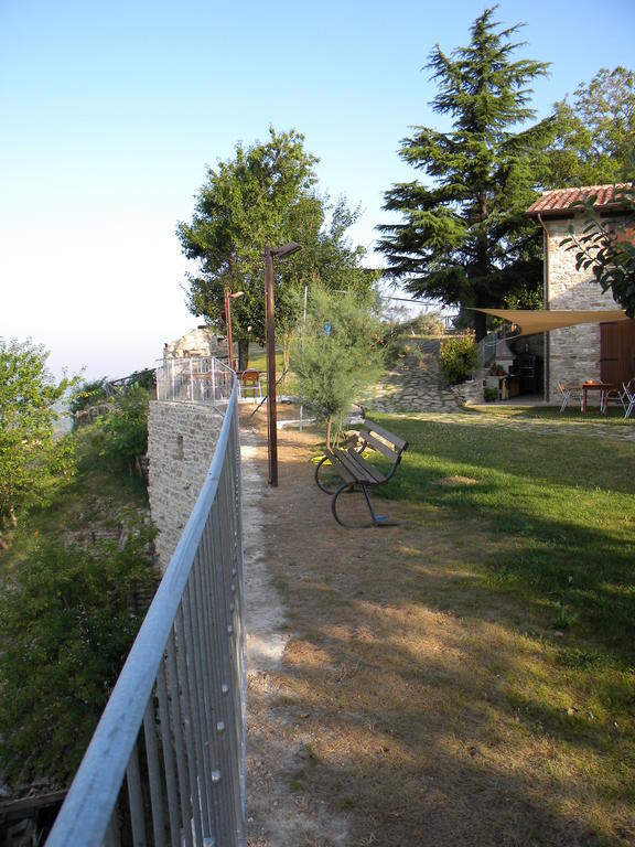 Agriturismo Borgo San Benedetto Villa Pietralunga  Bagian luar foto