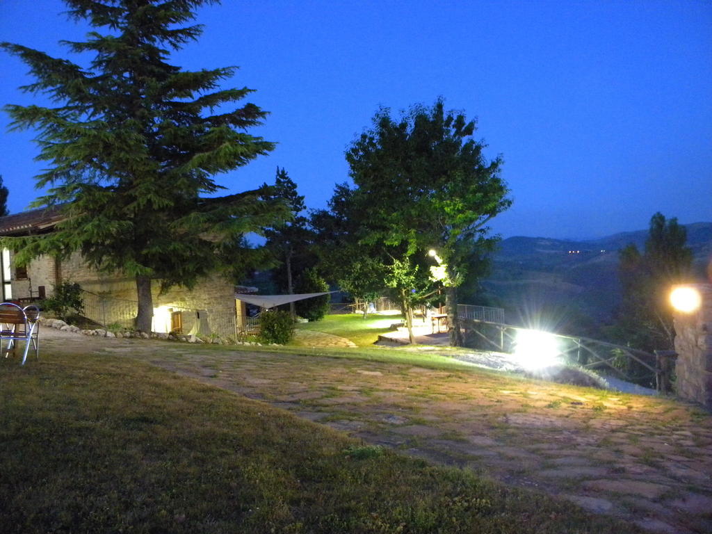 Agriturismo Borgo San Benedetto Villa Pietralunga  Bagian luar foto