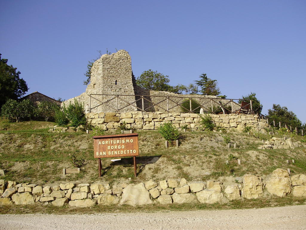 Agriturismo Borgo San Benedetto Villa Pietralunga  Bagian luar foto